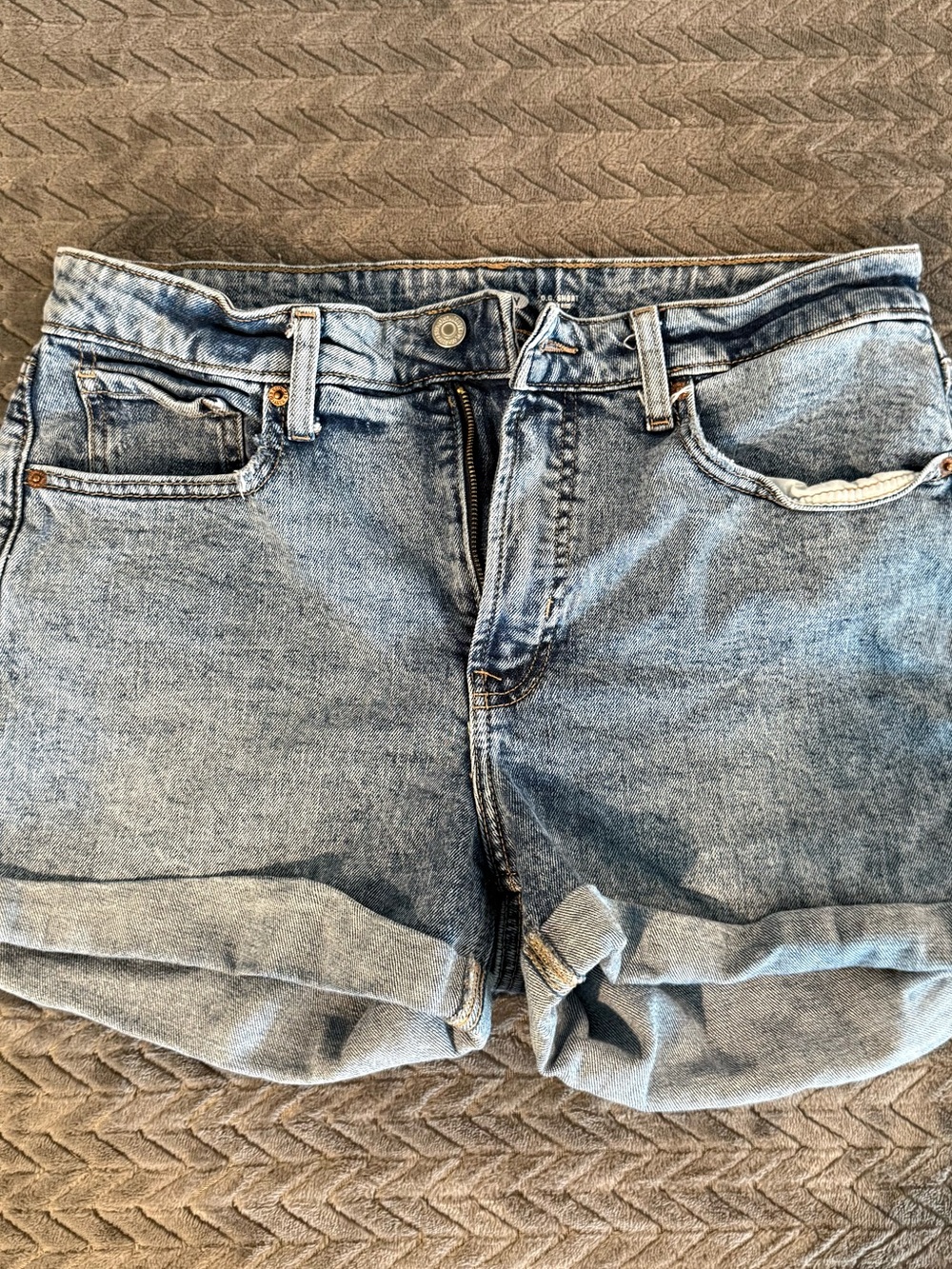 Old Navy Classic Light Blue Denim Women’s Shorts size 12